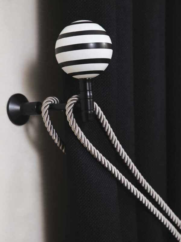 Petra_G26  Kocaeli Curtain Accessories. white ball with horizontal black stripes. Petra 26.2030 - Image 4